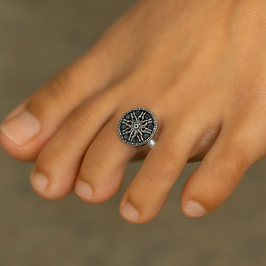 Floral Design Silver Toe Ring