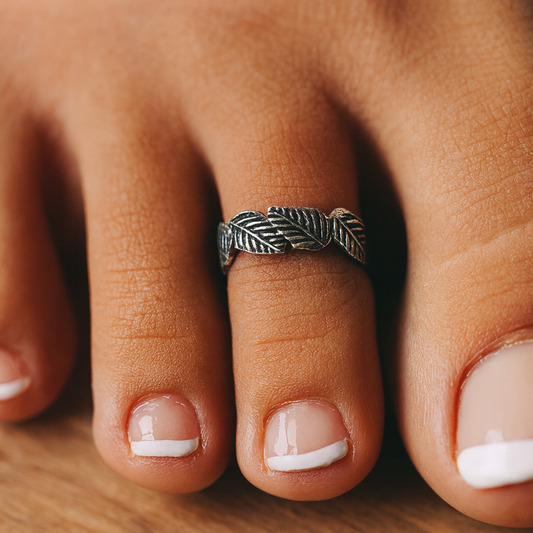 Leaf Pattern Silver Toe Ring