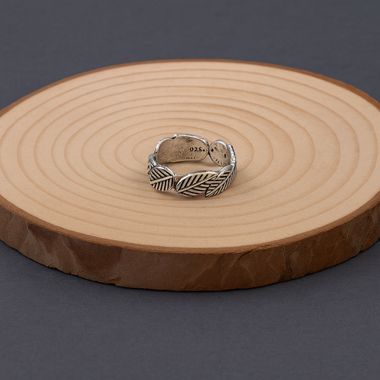 Leaf Pattern Silver Toe Ring