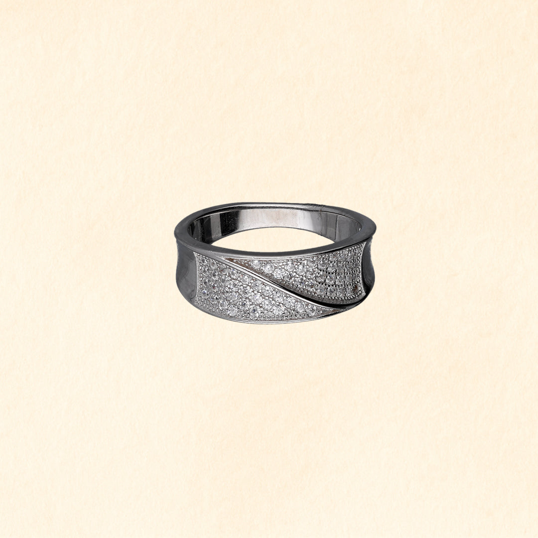 Wave Pavé Band Ring