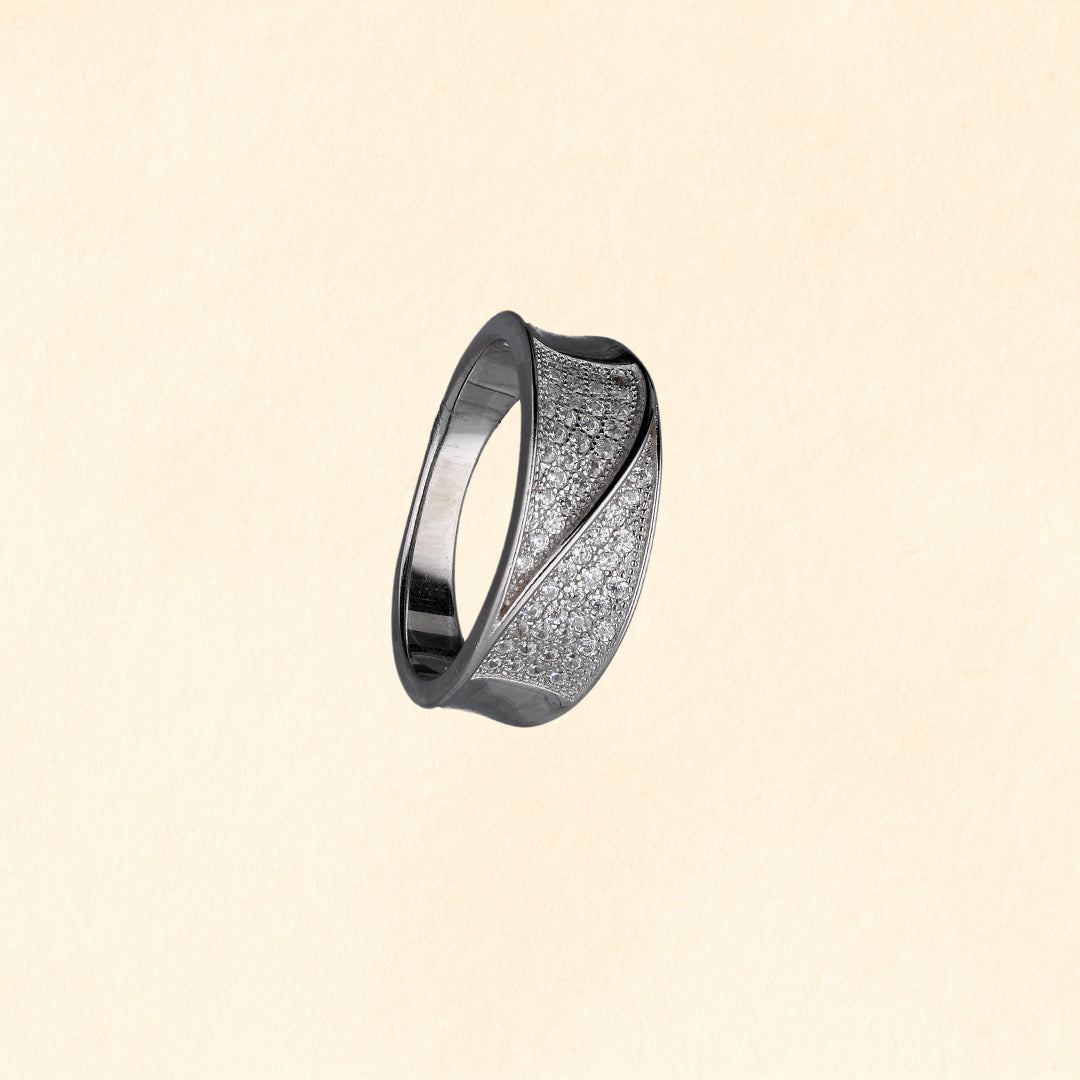 Wave Pavé Band Ring