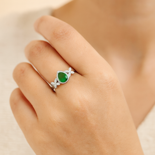 Green Teardrop Silver Finger Ring
