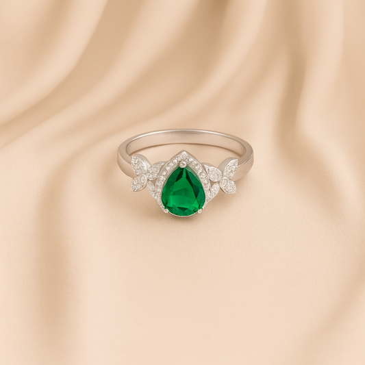 Green Teardrop Silver Finger Ring