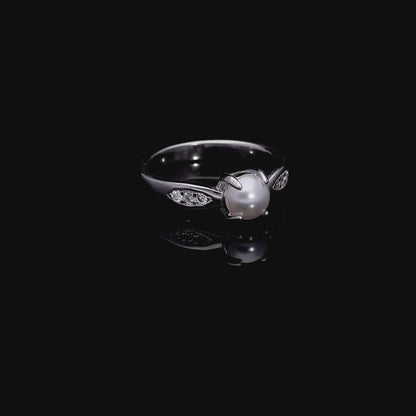 Pearl Eye Elegance Ring