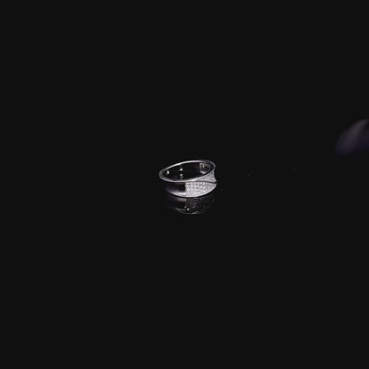 Wave Pavé Band Ring